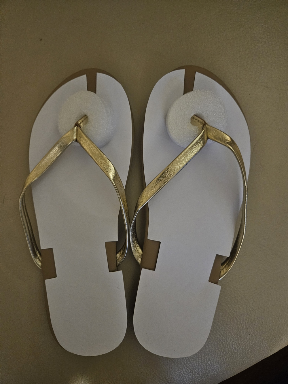 New Gold Women’s Flip Flop Sandals With Arch Support.